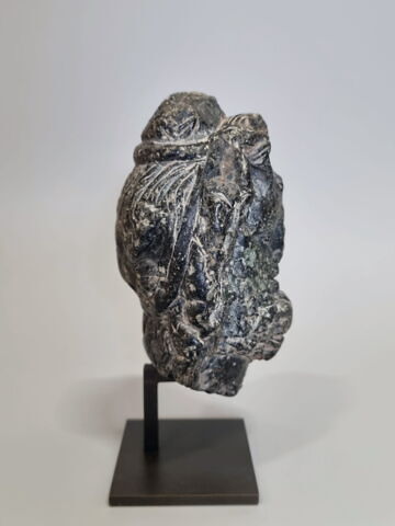 statue, image 3/5