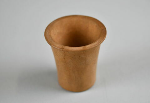 gobelet rectiligne ; vase miniature