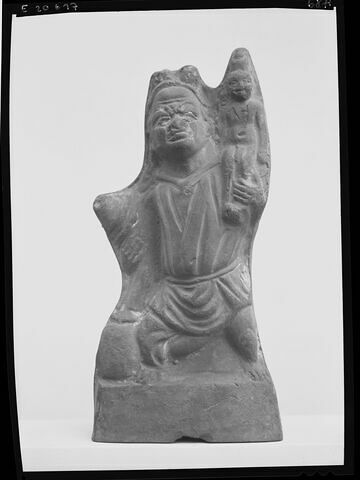 figurine d'Harpocrate portant son image  ; figurine d'Harpocrate phallique