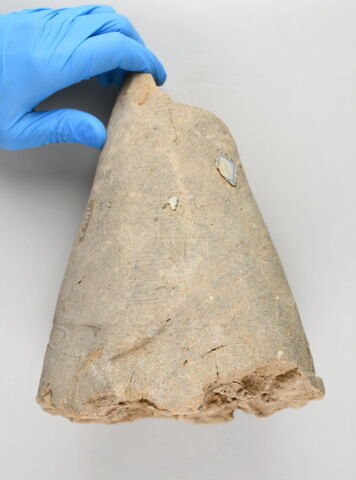 bouchon de jarre conique ; empreinte de sceau, image 4/6