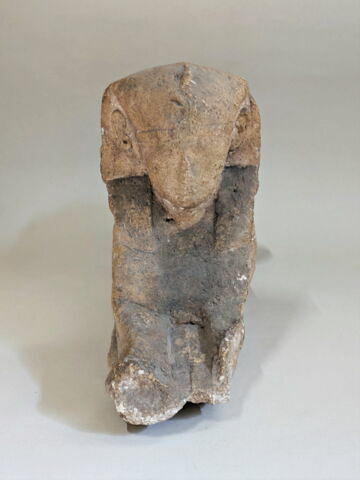 statue, image 2/5