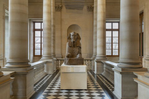 statue colossale, image 2/11