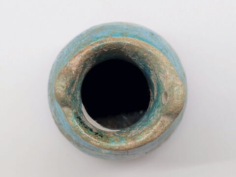 vase ; situle carénée, image 3/6