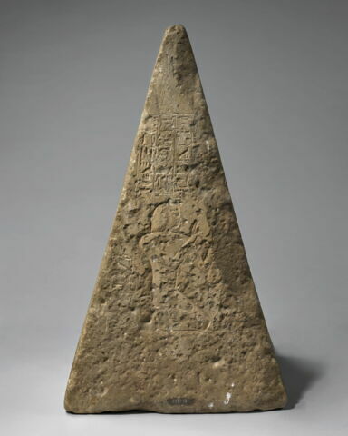 pyramidion, image 2/5