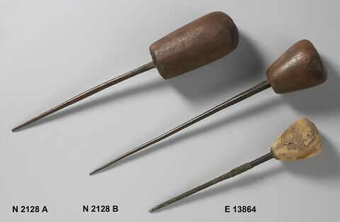 poinçon, image 1/1