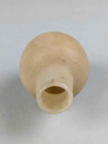 vase, image 2/4