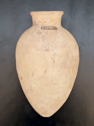 vase, image 3/3