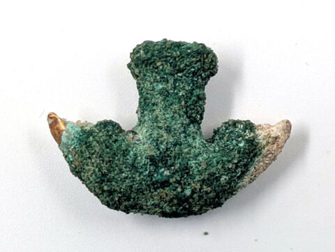 instrument de médecine  ; bijoux et amulettes