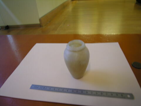 vase, image 1/1