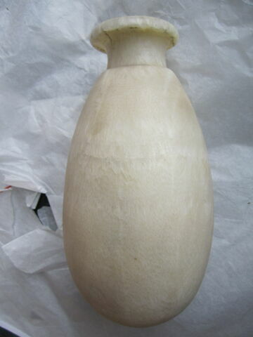 vase, image 2/2