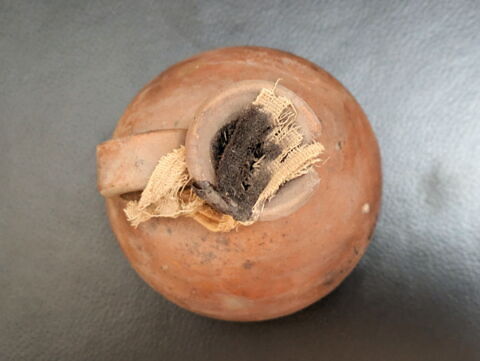 bouteille ; avec contenu, image 2/5