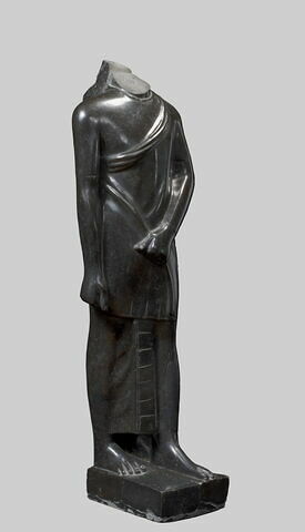 statue, image 3/7