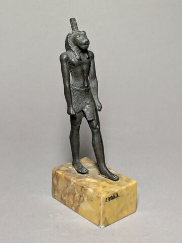 figurine, image 3/5