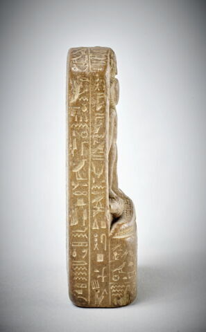 stèle d'Horus ; stèle cintrée, image 2/6