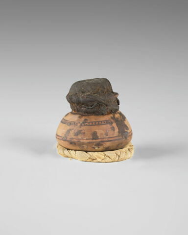 jarre biconique ; vase ; couvercle de vase ; support de vase ; avec contenu, image 3/5
