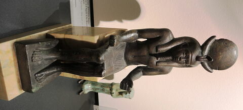 figurine, image 2/4