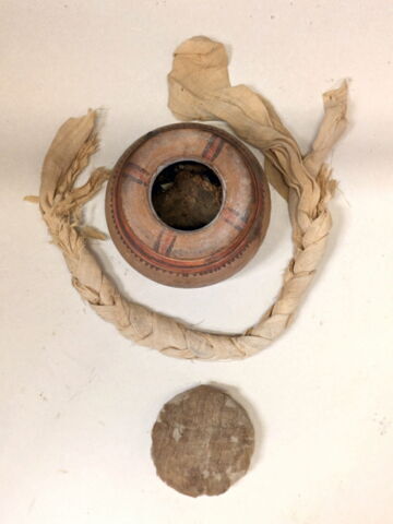 vase ; bouchon de vase ; support de vase ; avec contenu, image 2/4