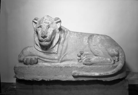 statue ; Lion du Sérapéum