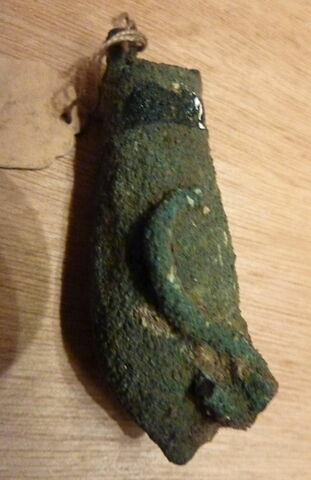 situle à fond floral, image 1/1