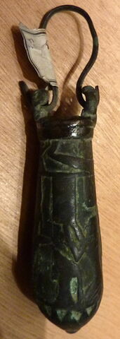 situle à fond floral, image 1/1