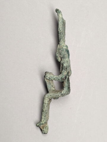 figurine d'Isis allaitant, image 3/4