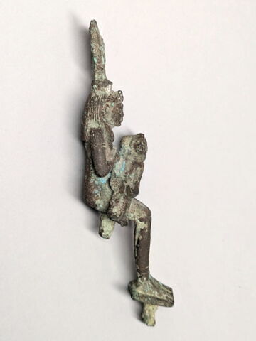 figurine d'Isis allaitant, image 4/6