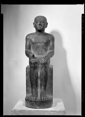 statue, image 3/7