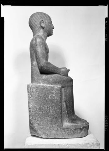 statue, image 5/7