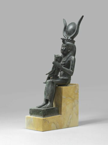 figurine d'Isis allaitant, image 4/7