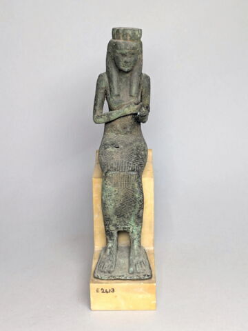 figurine d'Isis allaitant, image 4/5