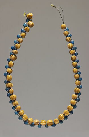 collier ; perle sphérique, image 1/1