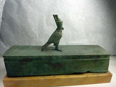 figurine ; sarcophage de faucon