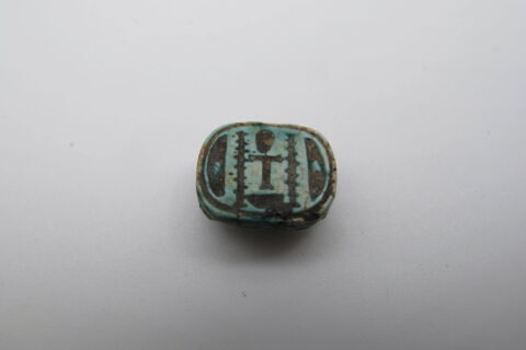 scaraboïde ; perle en pastille ovale, image 3/4