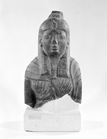 statue, image 11/14