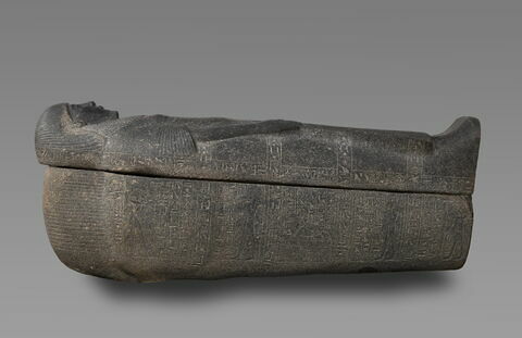 sarcophage en costume des vivants, image 3/9