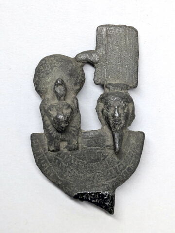 égide et contrepoids de collier ; égide et contrepoids de collier rabattu, image 1/3