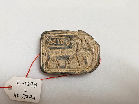 dos, verso, revers, arrière ; détail étiquette © 2022 Musée du Louvre / Antiquités égyptiennes