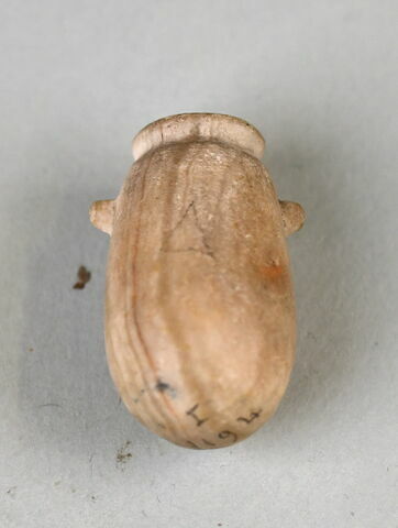 alabastron ; vase miniature, image 2/3