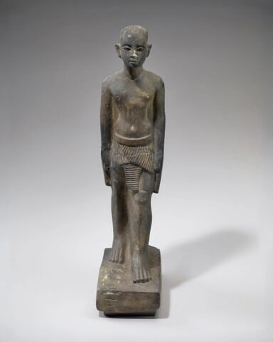 statue