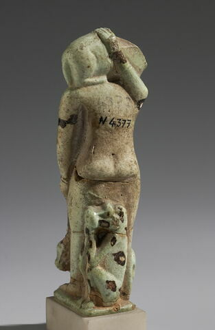 figurine, image 2/2