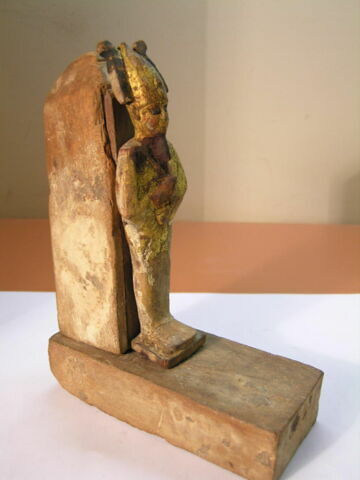 figurine d'Osiris à l'obélisque ; élément momifié, image 1/6