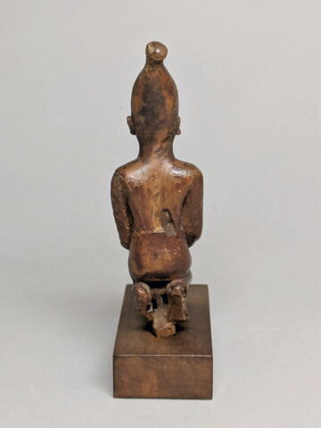 statue, image 2/9