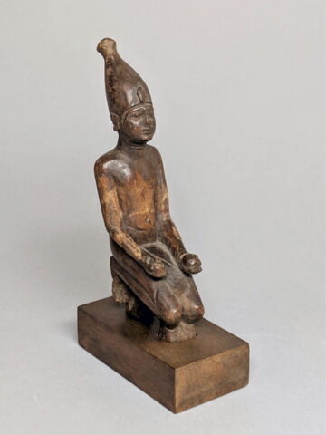 statue