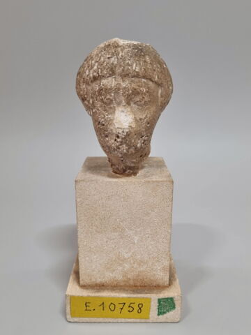 statue, image 2/5