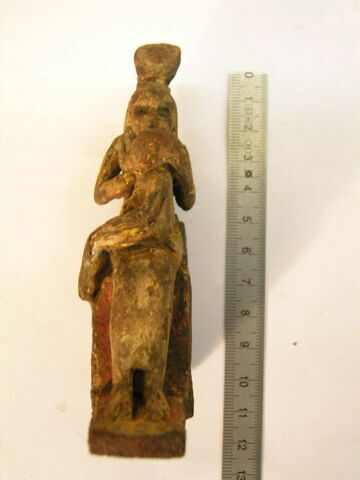 figurine d'Isis allaitant, image 1/1