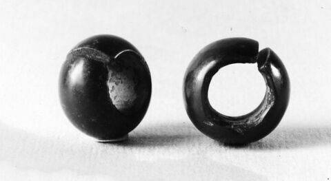 boucle d'oreille en anneau coupé