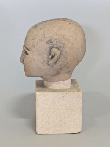 statuette, image 3/3