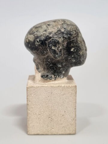 statue, image 3/4