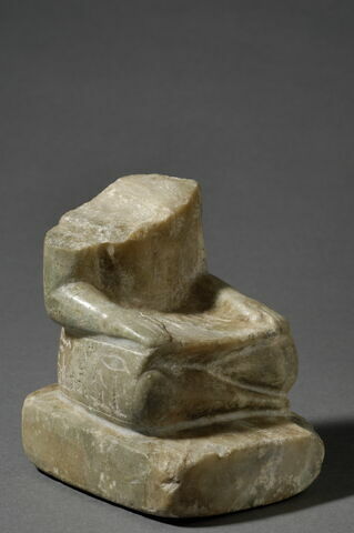 statue de scribe assis en tailleur, image 6/11