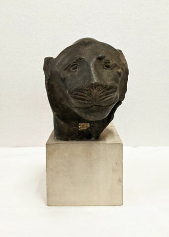statue, image 1/3